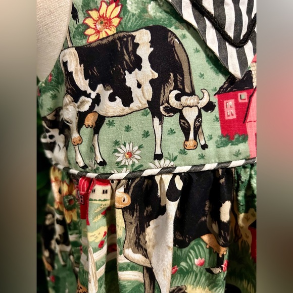 Handmade Toddler Girls Dress Sleeveless Farmyard Cows Size 2T/3T No Tags - Picture 4 of 9